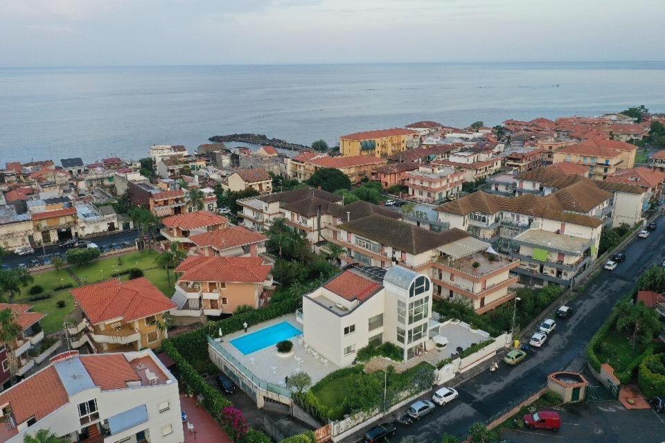 Path House - Etna & Sea View Aparthotel Riposto Eksteriør bilde
